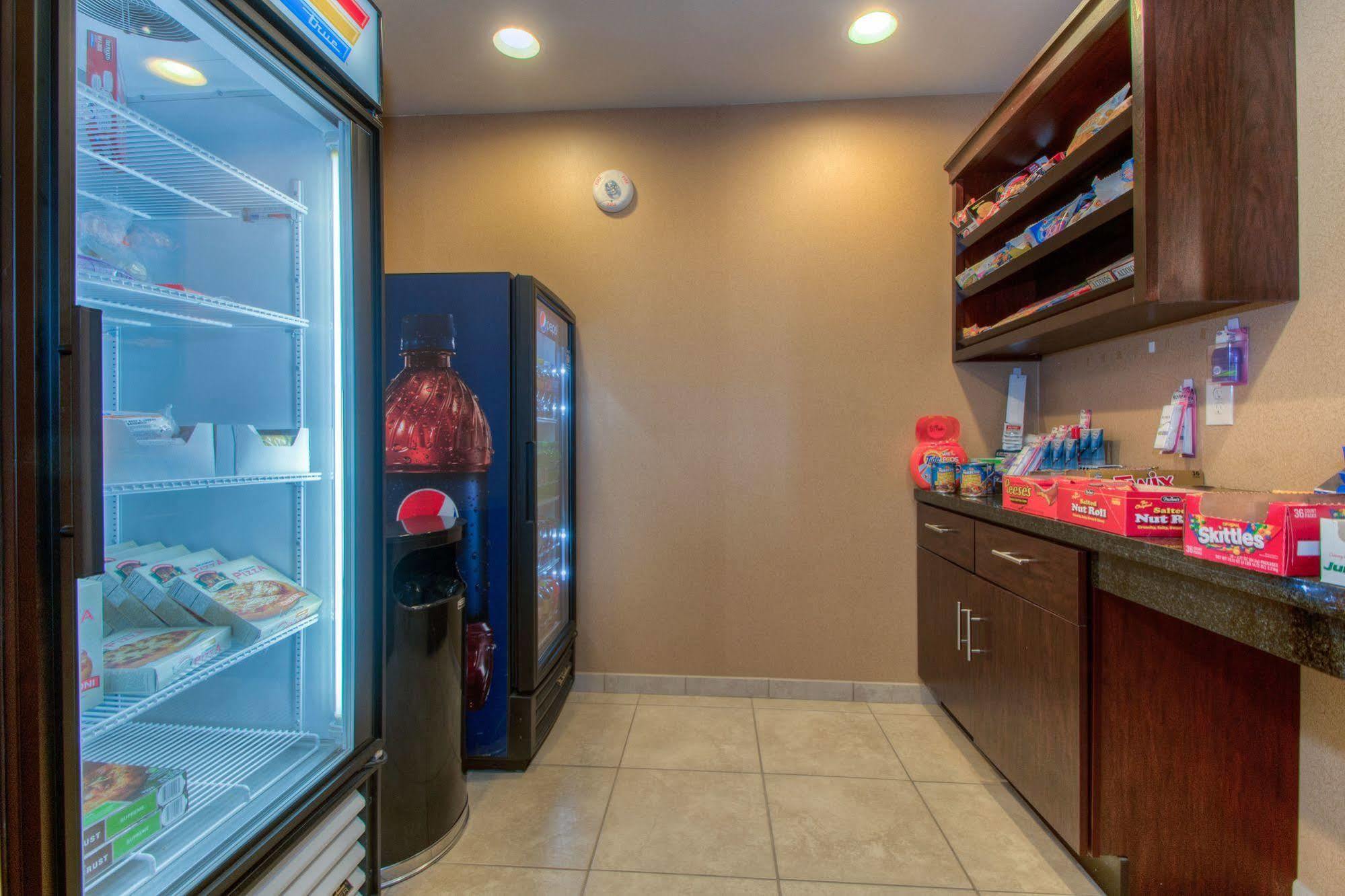 Cobblestone Inn&suites - 3*