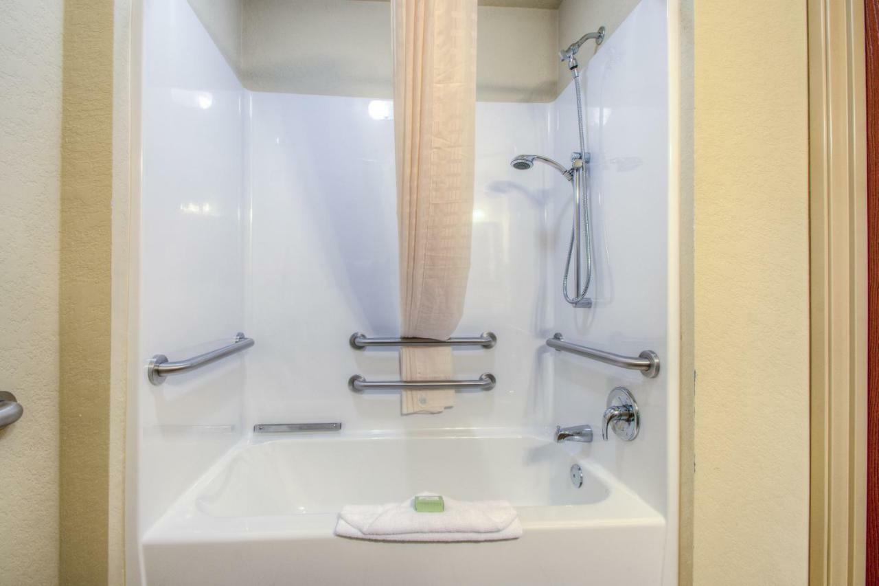 Hotel Cobblestone Inn&suites -