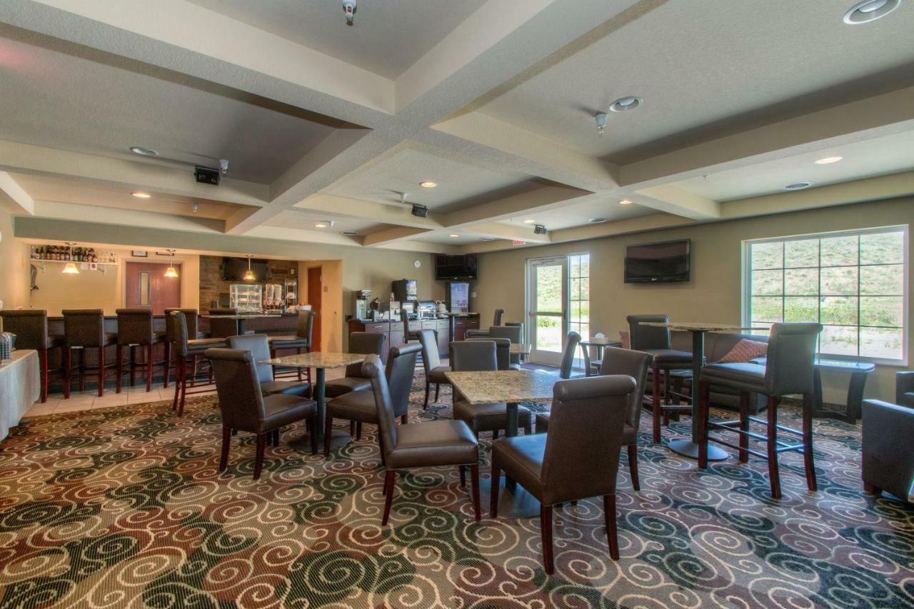 Cobblestone Inn&suites -