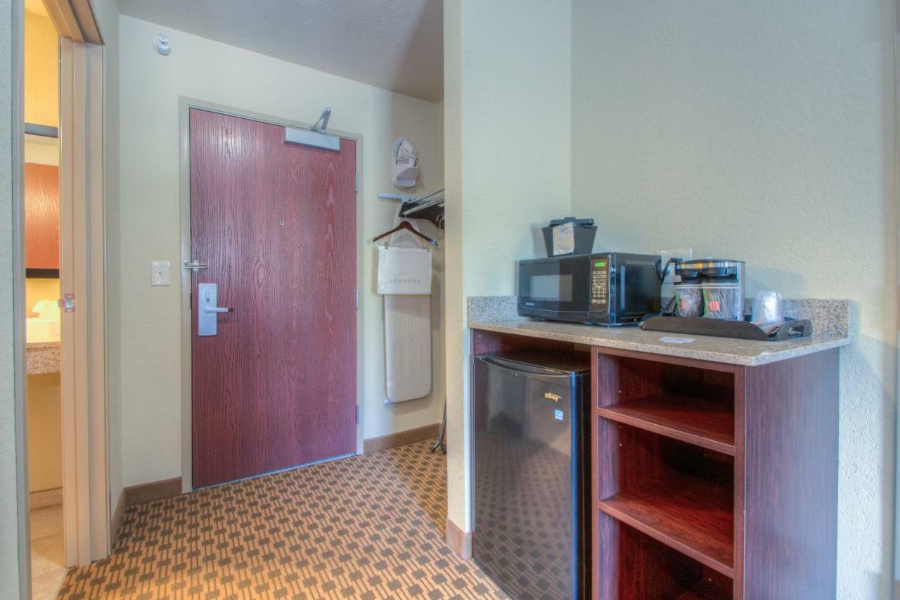 Hotel Cobblestone Inn&suites - 3*