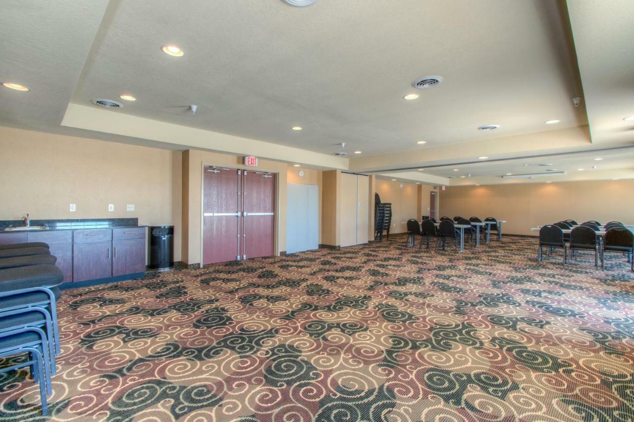Cobblestone Inn&suites - 3*
